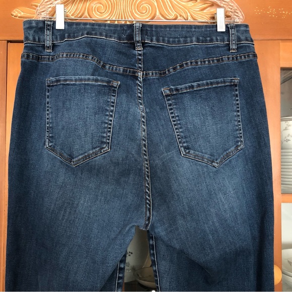 EUC Lane Bryant Dark Blue Flare Jeans - Picture 5 of 6